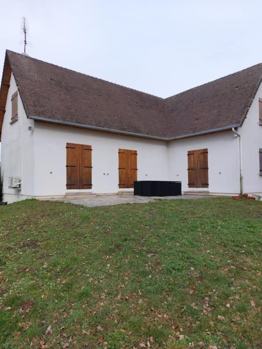 La Villa Du Lac A Mesnil Saint Pere Exterior photo
